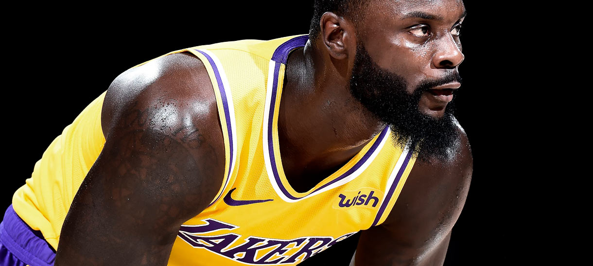 Lakers recebe o embalado Hornets