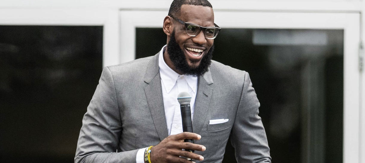 LeBron James quer comprar time da WNBA