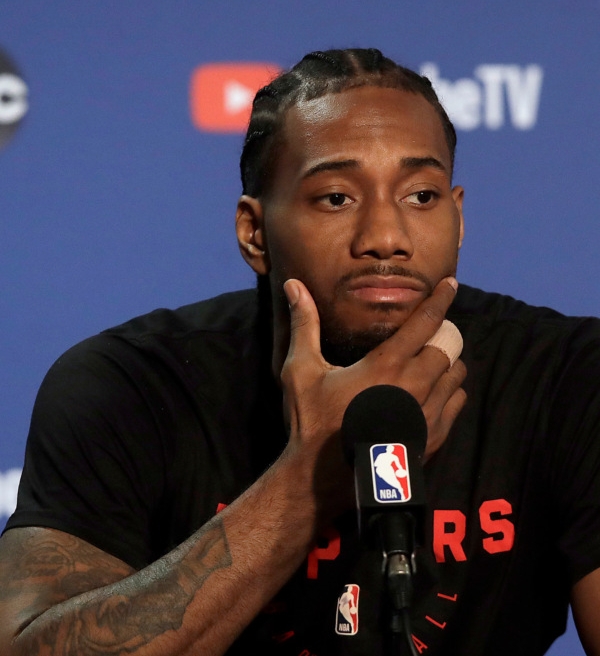 Cris Carter acredita que Kawhi Leonard deveria assinar com o Lakers