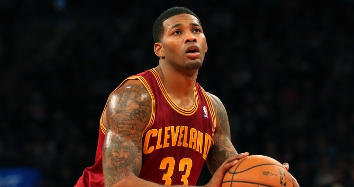 Alonzo Gee recebe convite de Scott