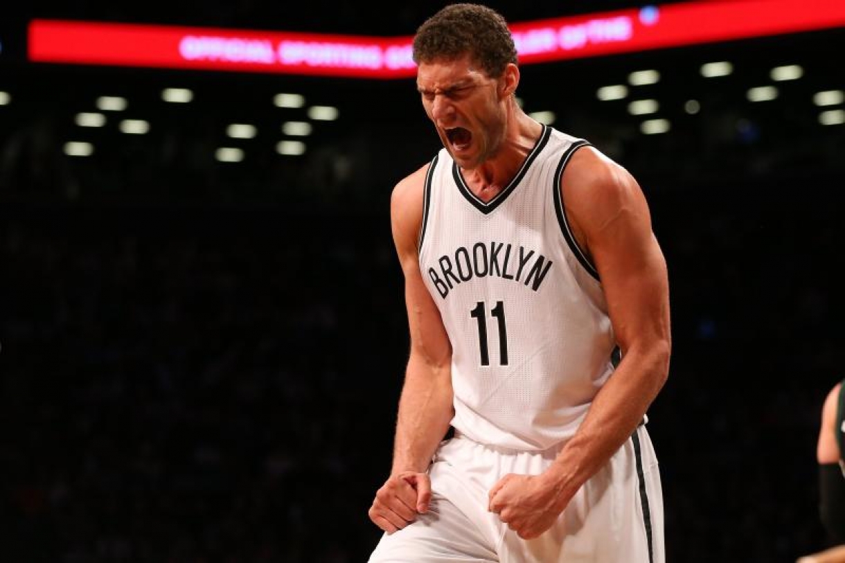 Lakers troca Russell e Mozgov com o Nets por Brook Lopez e escolha do draft