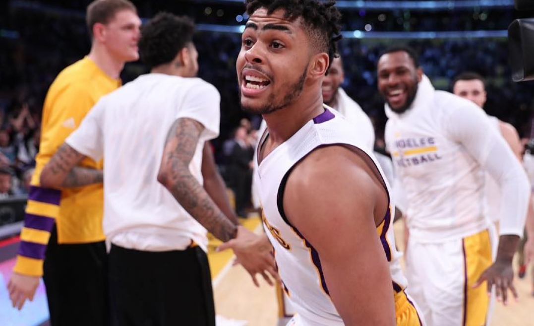 Lakers vence quarta seguida com cesta no fim de D'Angelo Russell