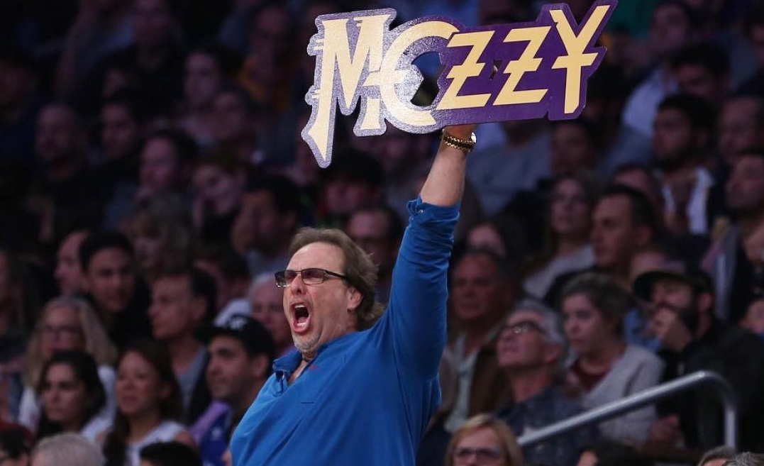 Mozgov marca 20 e já se sente em casa em Los Angeles