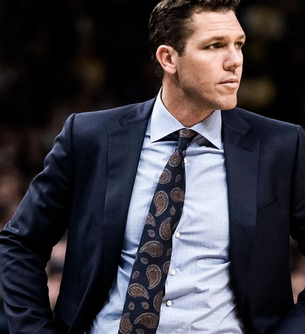 Diretoria se posiciona em relação aos planos com o técnico Luke Walton