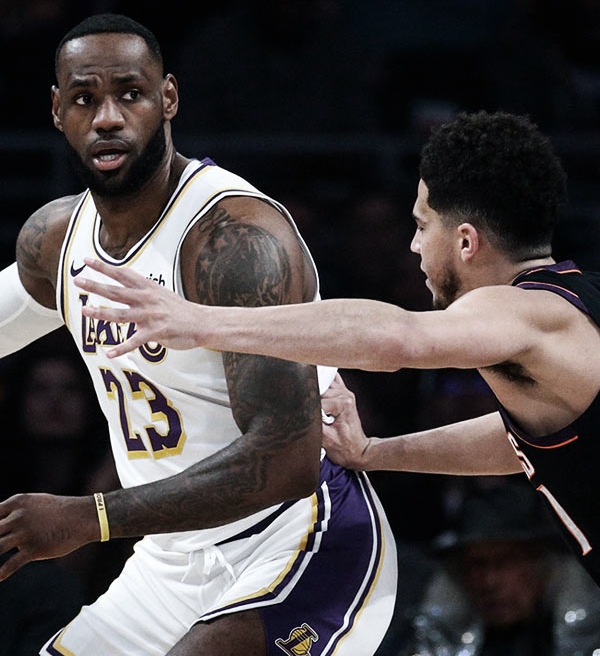 Pré-temporada: Lakers encara Suns com James e Davis em quadra