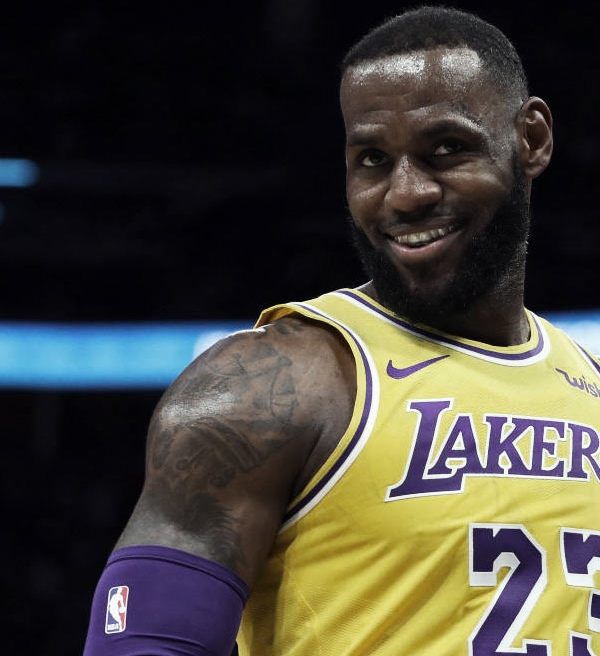 NBA: Locutores do Grizzlies ficam loucos depois de simulação de LeBron James