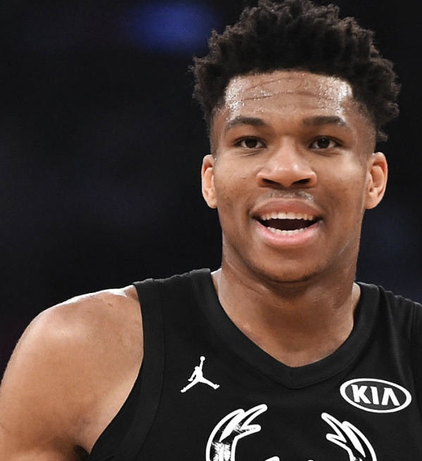 NBA: Giannis Antetokounmpo reage como um menino ao saber que estaria no time de LeBron e Curry no All-Star Game