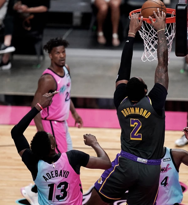 Lakers luta até o fim mas sai derrotado de Miami