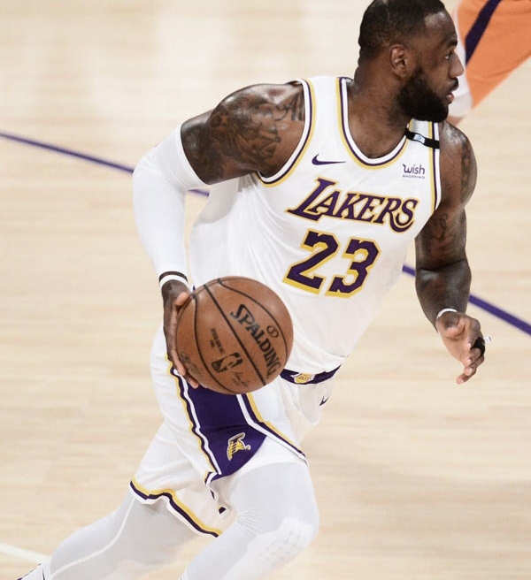 NBA: LeBron James comenta sobre possibilidade de jogar sem Anthony Davis