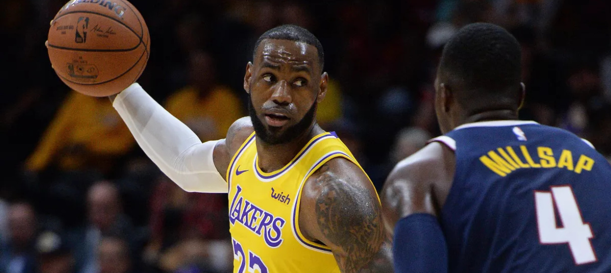 Desfalcado, Lakers recebe Nuggets querendo voltar a vencer