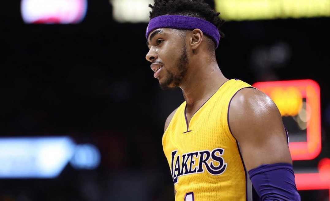 Russell cala os críticos da melhor forma: pontuando