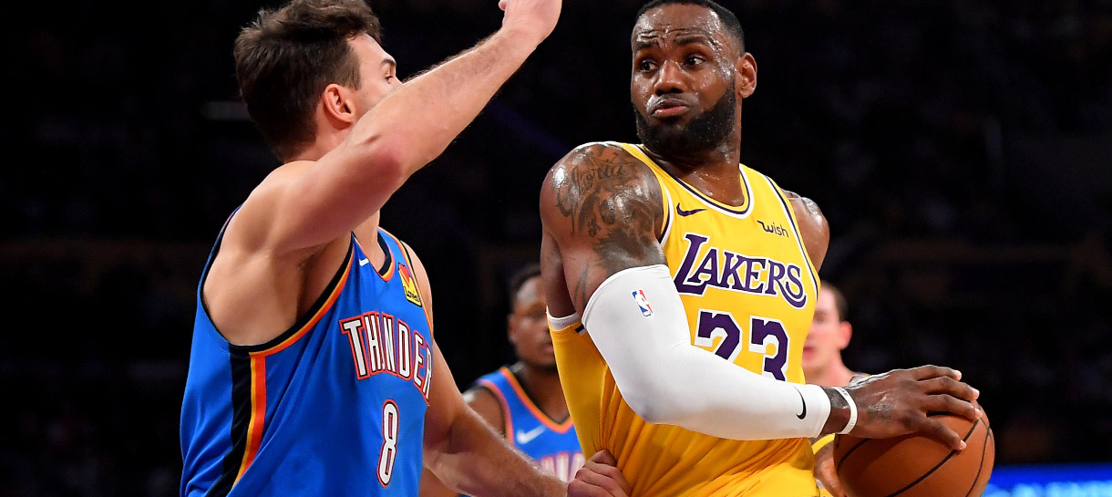 LeBron faz história e Lakers vence Thunder