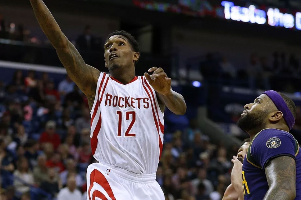 Lou Williams estreia marcando 27 pontos pelo Rockets