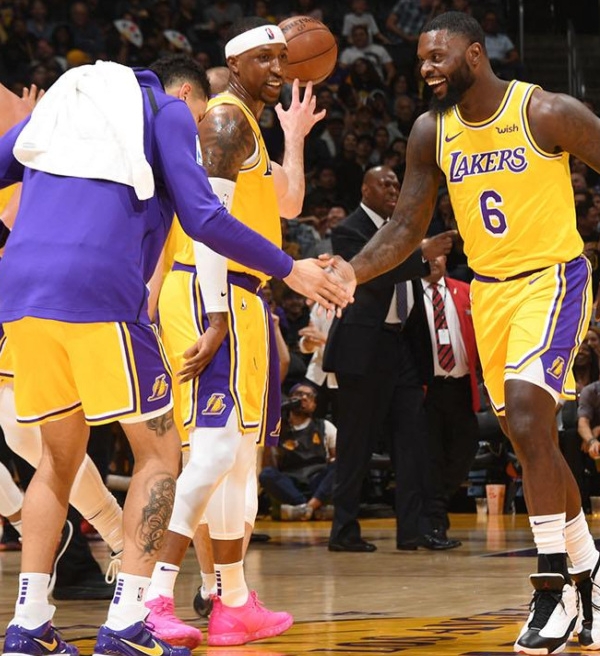 Lakers vence Wizards com tranquilidade 